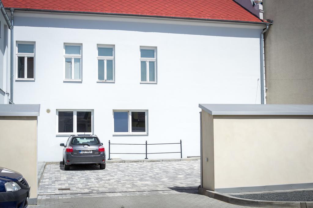 Penzion Apartmany Hradebni 우헤르스케 흐라디슈테 외부 사진