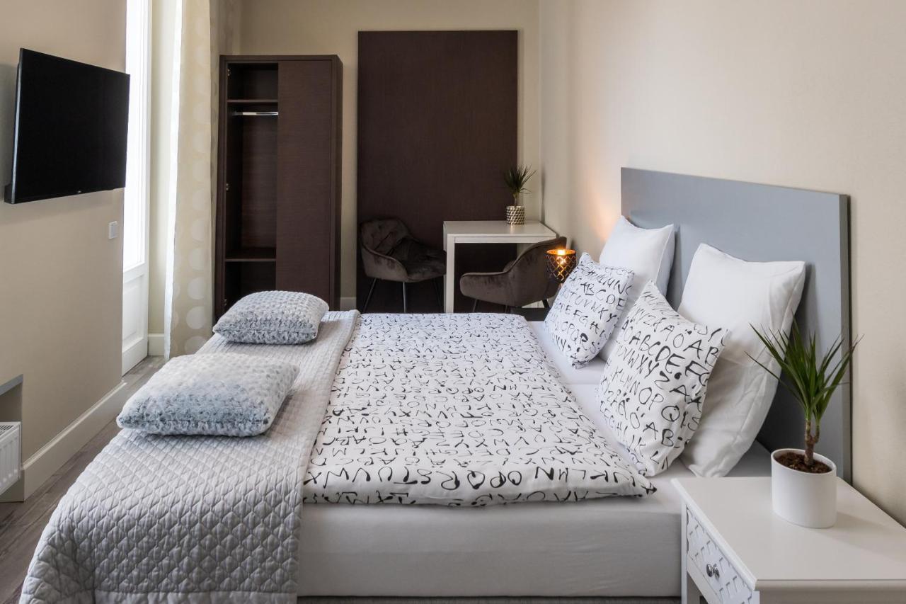 Penzion Apartmany Hradebni 우헤르스케 흐라디슈테 외부 사진
